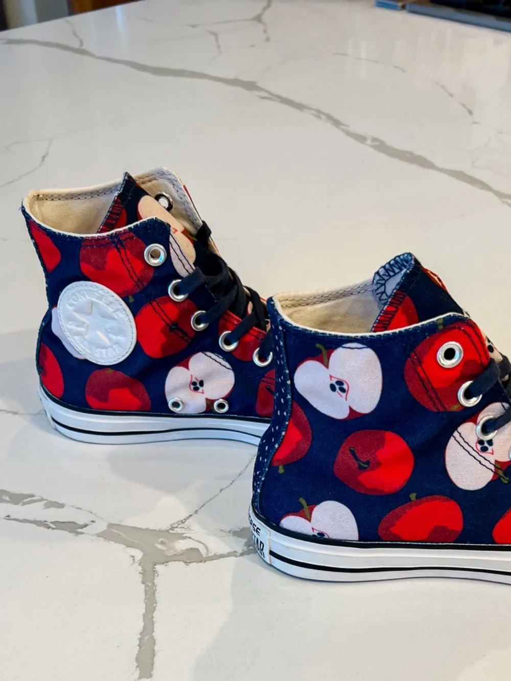 Converse Chuck Taylor All Star Apple Print Red Blue High Top Sneakers Womens 7 - Picture 9 of 14